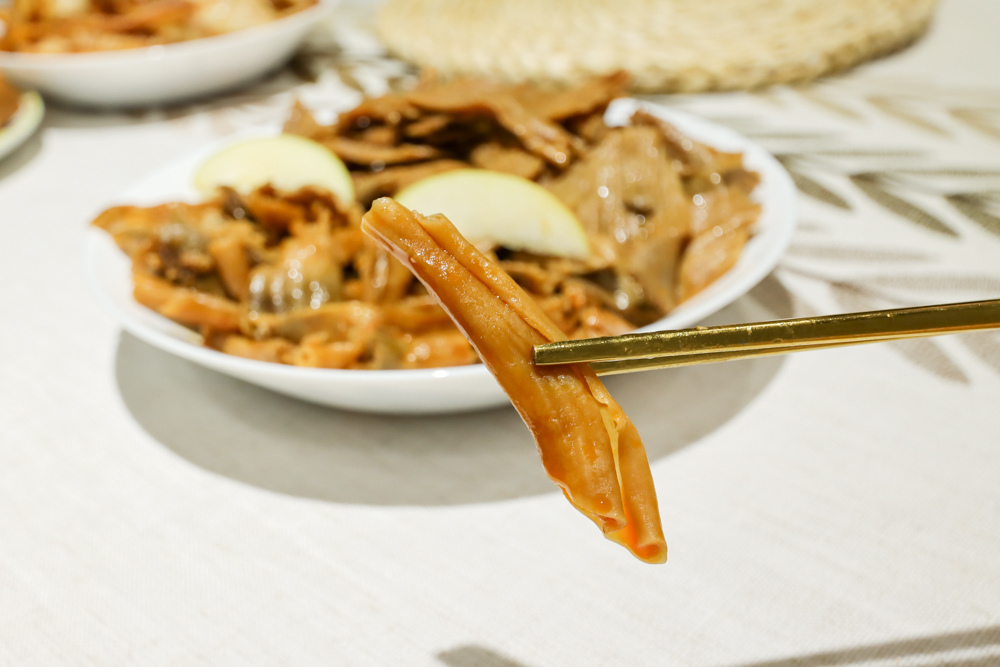 〖 宅配美食 〗戀鳳爪 周末小酌下酒菜 煙燻滷味鳳爪、豆干、鴨翅、脆腸、雞胗、鴨舌、豬耳絲讓你一次滿足 (21).jpg