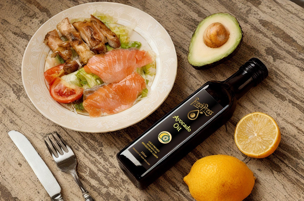 FreshPress 檸檬風味酪梨油搭配鮭魚沙拉